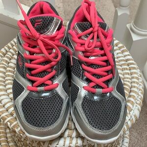 Fila  Running Shoes